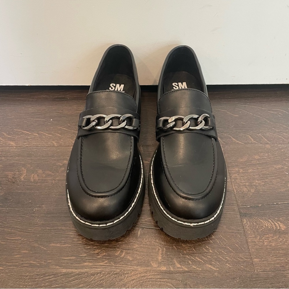 SM New York Women’s Black Loafers with Metallic Chain - Picture 3 of 9